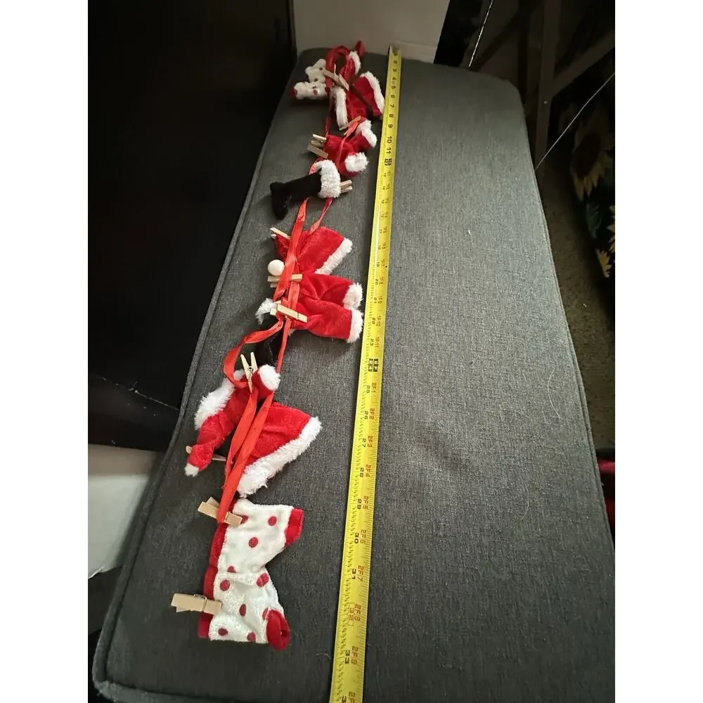 Vintage Avon 2005 Santa Claus Clothesline Garland 66” Mini Outfit Mantle Decor